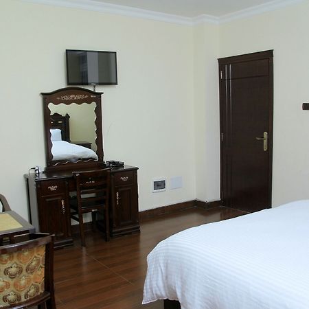 Bnow Hotel Адис Абеба Екстериор снимка